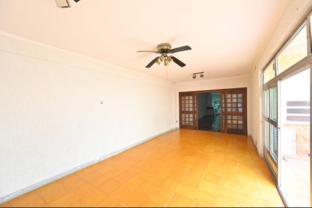 Casa à venda com 400m², 3 quartos e 2 vagasSalão de Festas