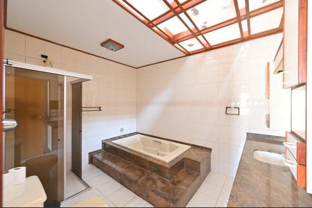 Casa à venda com 400m², 3 quartos e 2 vagasBanheiro da Suíte