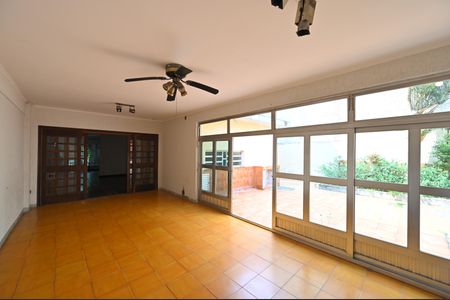 Casa à venda com 400m², 3 quartos e 2 vagasSalão de Festas
