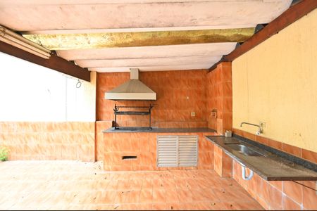 Casa à venda com 400m², 3 quartos e 2 vagasQuintal