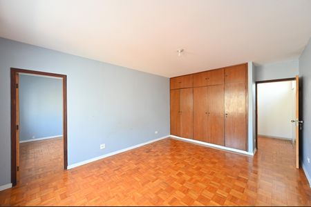 Casa à venda com 400m², 3 quartos e 2 vagasSuíte