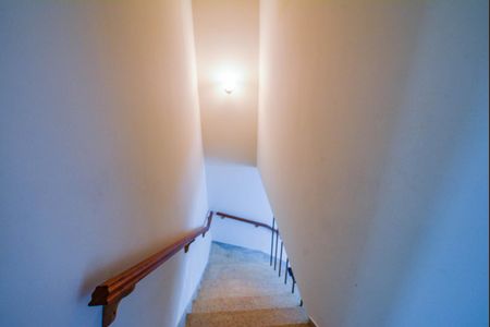 Casa para alugar com 150m², 2 quartos e sem vaga Casa para alugar com 150m², 2 quartos e sem vagaEscada