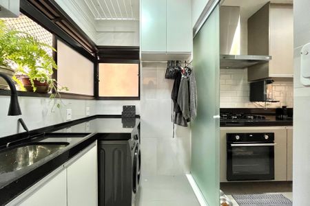 Apartamento à venda com 72m², 3 quartos e 1 vagaÁrea de Serviço