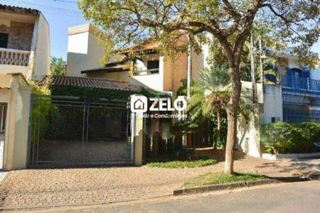 Casa à venda com 229m², 3 quartos e 2 vagasFoto 01