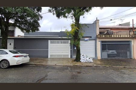 Casa para alugar com 50m², 2 quartos e sem vaga Casa para alugar com 50m², 2 quartos e sem vagaFachada