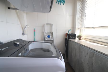 Apartamento à venda com 96m², 2 quartos e 2 vagasLavanderia
