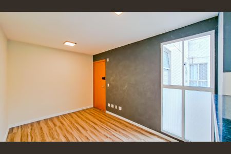 Sala de apartamento para alugar com 2 quartos, 39m² em Jardim Rosa de Franca, Guarulhos