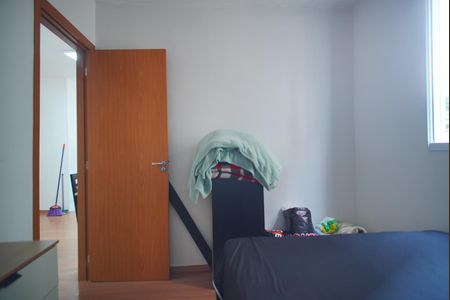 Quarto 2 de apartamento para alugar com 2 quartos, 49m² em Costa E Silva, Porto Alegre