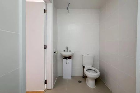 Banheiro de kitnet/studio para alugar com 1 quarto, 25m² em Vila Mariana, São Paulo