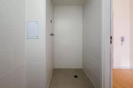 Banheiro de kitnet/studio para alugar com 1 quarto, 25m² em Vila Mariana, São Paulo