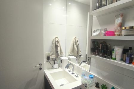 Apartamento à venda com 84m², 3 quartos e 2 vagas Apartamento à venda com 84m², 3 quartos e 2 vagasBanheiro da Suíte