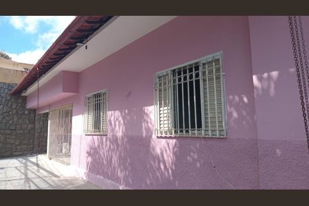 Casa para alugar com 3 quartos, 300m² em Santa Tereza, Belo Horizonte