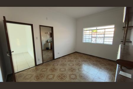 Casa para alugar com 3 quartos, 300m² em Santa Tereza, Belo Horizonte