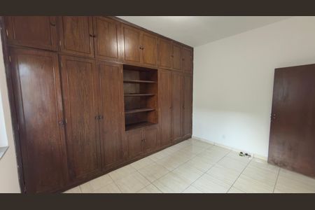 Casa para alugar com 3 quartos, 300m² em Santa Tereza, Belo Horizonte
