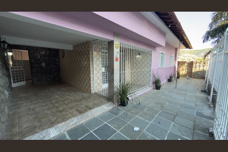 Casa para alugar com 3 quartos, 300m² em Santa Tereza, Belo Horizonte