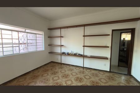 Casa para alugar com 3 quartos, 300m² em Santa Tereza, Belo Horizonte
