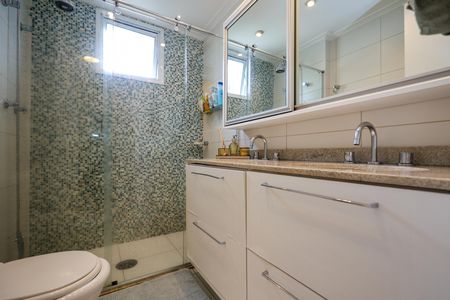 Apartamento à venda com 142m², 3 quartos e 2 vagasBanheiro da Suíte 1