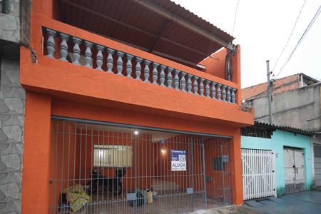 Casa para alugar com 100m², 3 quartos e 2 vagas Casa para alugar com 100m², 3 quartos e 2 vagasFachada