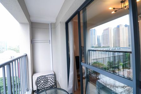 Varanda de kitnet/studio para alugar com 1 quarto, 24m² em Vila Cordeiro, São Paulo