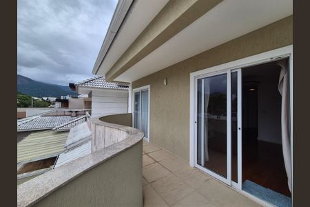 Casa de condomínio à venda com 399m², 3 quartos e 3 vagas