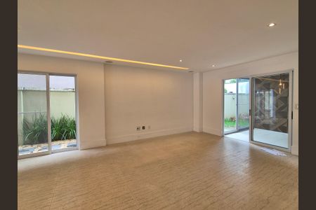 Casa de condomínio à venda com 399m², 3 quartos e 3 vagas