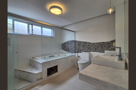 Casa de condomínio à venda com 399m², 3 quartos e 3 vagas