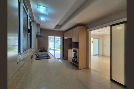 Casa de condomínio à venda com 399m², 3 quartos e 3 vagas