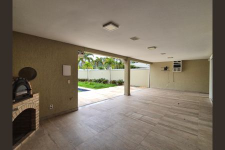 Casa de condomínio à venda com 399m², 3 quartos e 3 vagas