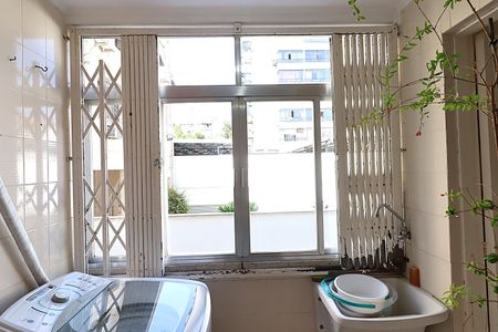 Apartamento à venda com 94m², 3 quartos e 1 vagaÁrea de Serviço