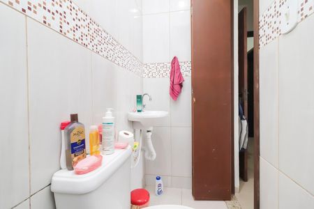 Casa à venda com 180m², 3 quartos e 3 vagasBanheiro da Suíte