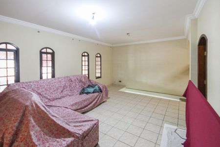 Casa para alugar com 161m², 4 quartos e 2 vagasSala