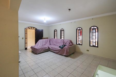 Casa para alugar com 161m², 4 quartos e 2 vagasSala