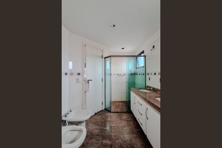 Apartamento à venda com 177m², 4 quartos e 3 vagasBanheiro da Suíte