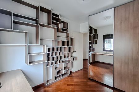 Apartamento à venda com 177m², 4 quartos e 3 vagasQuarto 2 - Suíte