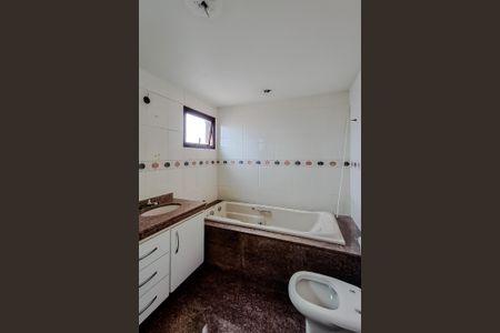 Apartamento à venda com 177m², 4 quartos e 3 vagasBanheiro da Suíte