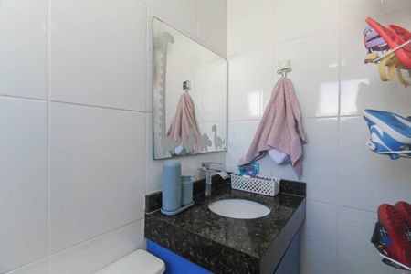 Casa de condomínio à venda com 53m², 2 quartos e 1 vagaBanheiro da Suíte 2