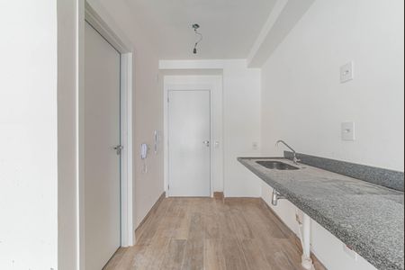 Cozinha de kitnet/studio à venda com 1 quarto, 24m² em Vila Cordeiro, São Paulo