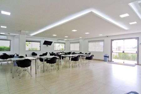 Apartamento para alugar com 43m², 2 quartos e 1 vaga Apartamento para alugar com 43m², 2 quartos e 1 vagaÁrea comum - Salão de festas