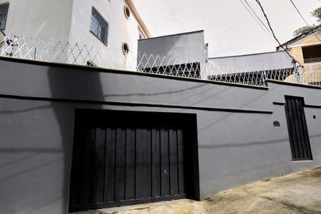 Casa para alugar com 228m², 4 quartos e 2 vagasFachada