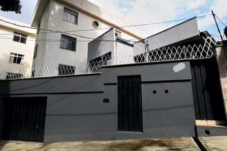 Casa para alugar com 228m², 4 quartos e 2 vagasFachada