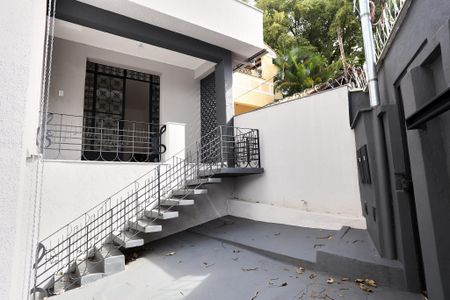 Casa para alugar com 228m², 4 quartos e 2 vagasEntrada