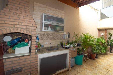 Casa à venda com 180m², 5 quartos e 3 vagasChurrasqueira