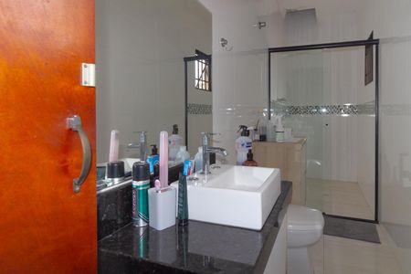 Casa à venda com 180m², 5 quartos e 3 vagasBanheiro da Suíte 3