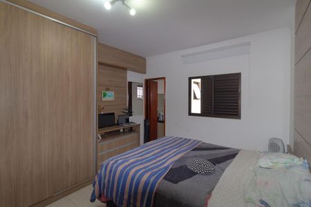 Casa à venda com 180m², 5 quartos e 3 vagasQuarto 5 - Suíte 3