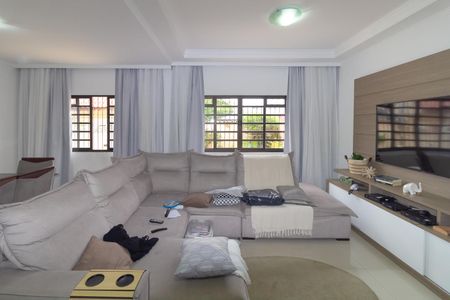 Casa à venda com 180m², 5 quartos e 3 vagasSala