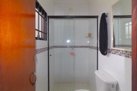 Casa à venda com 180m², 5 quartos e 3 vagasBanheiro da Suíte 2
