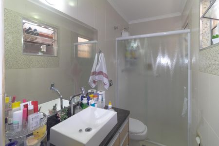 Casa à venda com 180m², 5 quartos e 3 vagasBanheiro da Suíte 1