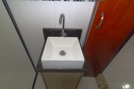 Casa à venda com 180m², 5 quartos e 3 vagasBanheiro 4  