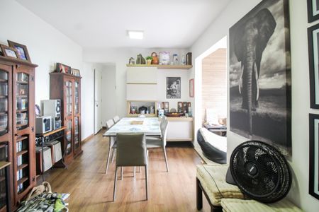 Apartamento à venda com 67m², 2 quartos e 1 vagaSala