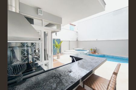 Casa de condomínio à venda com 312m², 3 quartos e 2 vagas